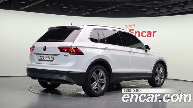 Volkswagen Tiguan (II) 2.0 TDI 4Motion Prestige 2018 — фото 2