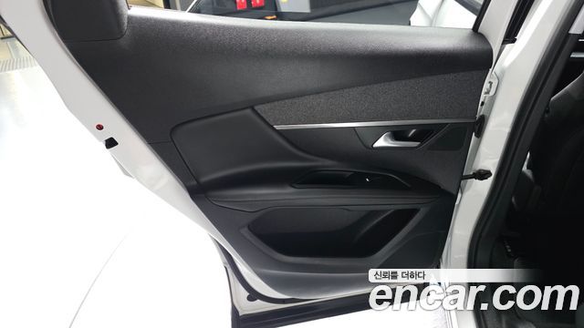 Peugeot 3008 (II) 1.6 BlueHDi Allure 2018 — фото 25