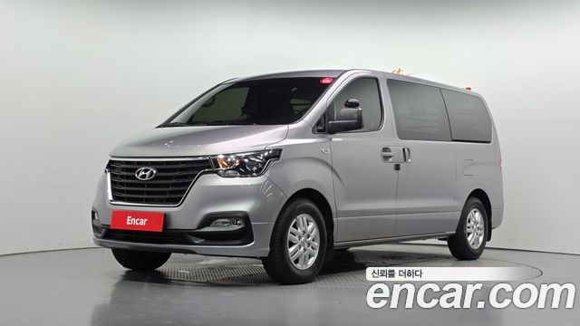 Hyundai Grand Starex Van 3-Seater Smart
