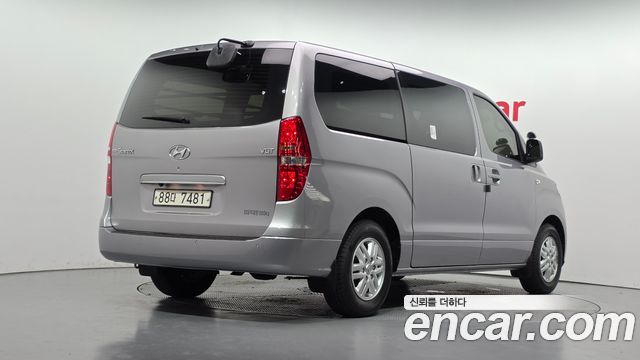 Hyundai Grand Starex Van 3-Seater Smart 2021 — фото 2