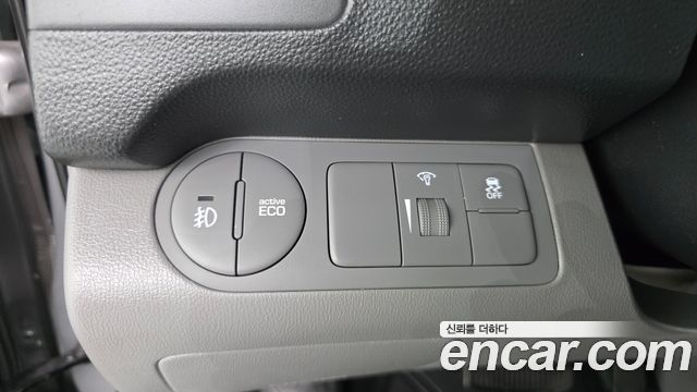 Hyundai Grand Starex Van 3-Seater Smart 2021 — фото 12