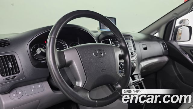 Hyundai Grand Starex Van 3-Seater Smart 2021 — фото 13