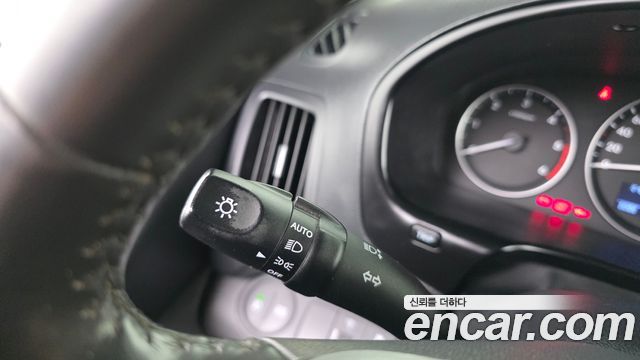 Hyundai Grand Starex Van 3-Seater Smart 2021 — фото 14