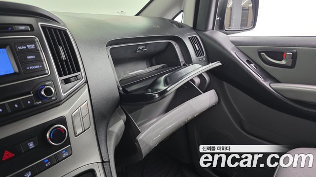 Hyundai Grand Starex Van 3-Seater Smart 2021 — фото 17