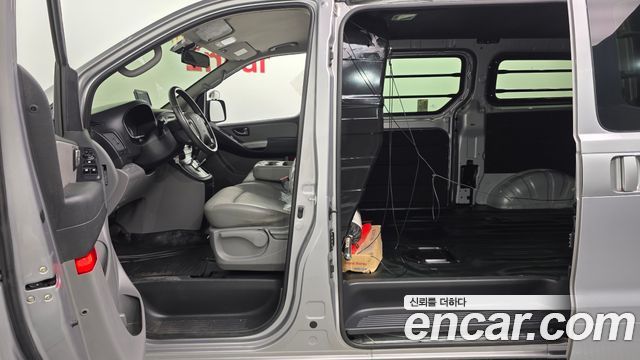 Hyundai Grand Starex Van 3-Seater Smart 2021 — фото 18