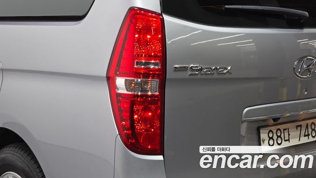 Hyundai Grand Starex Van 3-Seater Smart 2021 — фото 23