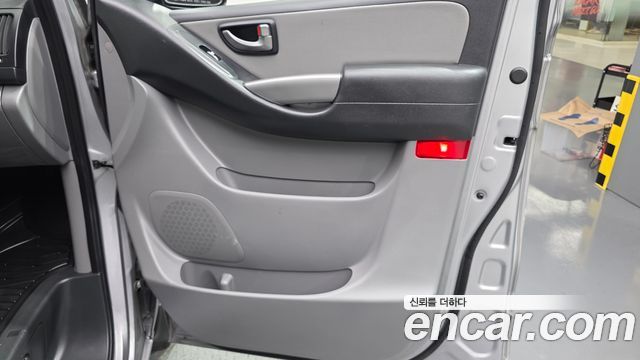 Hyundai Grand Starex Van 3-Seater Smart 2021 — фото 25