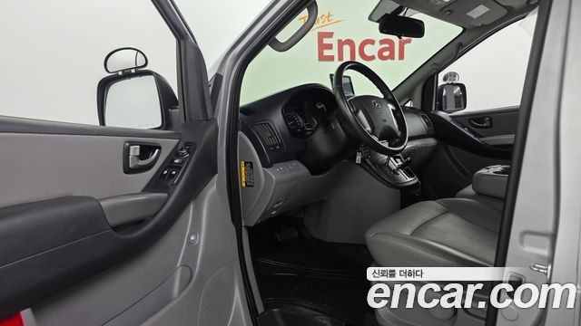Hyundai Grand Starex Van 3-Seater Smart 2021 — фото 26