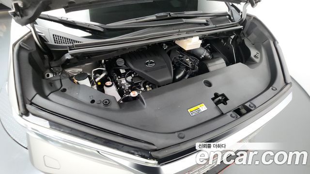 Lexus LM (II) 500h Executive 2025 — фото 6