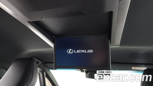Lexus LM (II) 500h Executive 2025 — фото 18