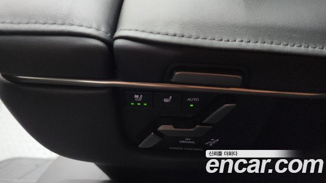 Lexus LM (II) 500h Executive 2025 — фото 19
