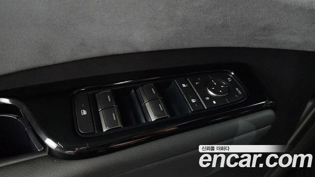 Lexus LM (II) 500h Executive 2025 — фото 33