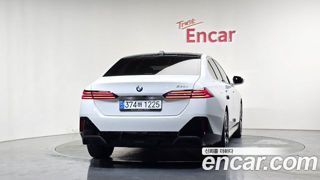 BMW 5 Series (G60) 523d M Sport 2024 — фото 4