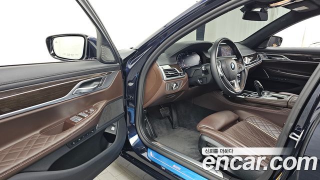 BMW 7 Series (G11) 745Le iPerformance Design Pure Excellence 2020 — фото 10