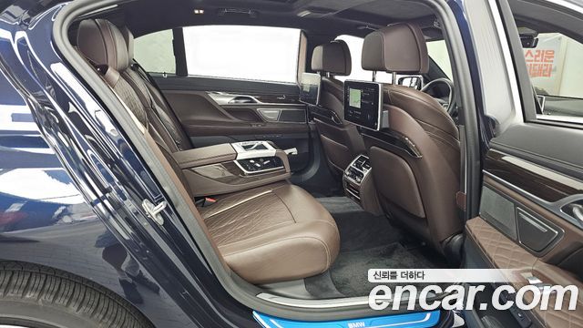 BMW 7 Series (G11) 745Le iPerformance Design Pure Excellence 2020 — фото 12