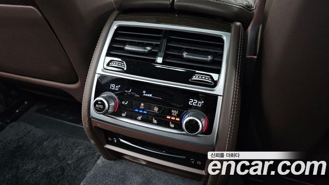 BMW 7 Series (G11) 745Le iPerformance Design Pure Excellence 2020 — фото 19