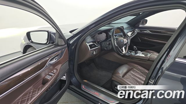 BMW 7 Series (G11) 740Li xDrive Design Pure Excellence 2020 — фото 10