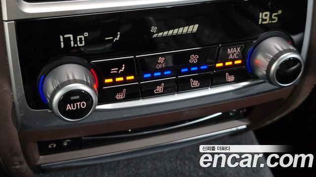 BMW 7 Series (G11) 740Li xDrive Design Pure Excellence 2020 — фото 13