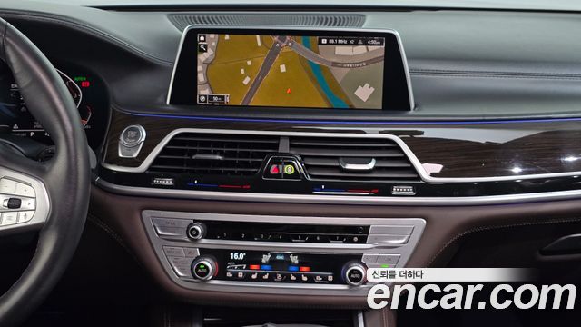 BMW 7 Series (G11) 740Li xDrive Design Pure Excellence 2020 — фото 14