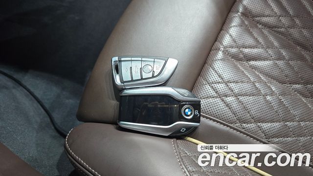 BMW 7 Series (G11) 740Li xDrive Design Pure Excellence 2020 — фото 17