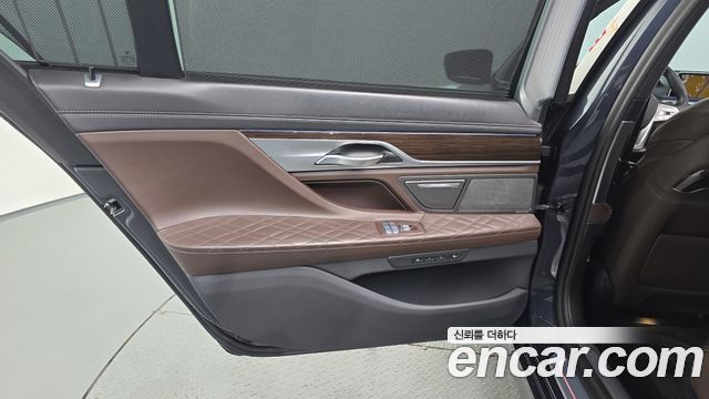 BMW 7 Series (G11) 740Li xDrive Design Pure Excellence 2020 — фото 25