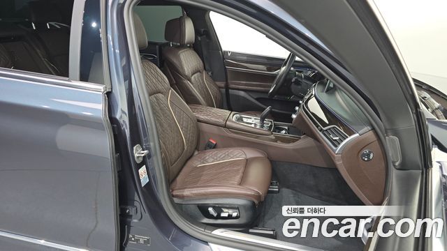 BMW 7 Series (G11) 740Li xDrive Design Pure Excellence 2020 — фото 26