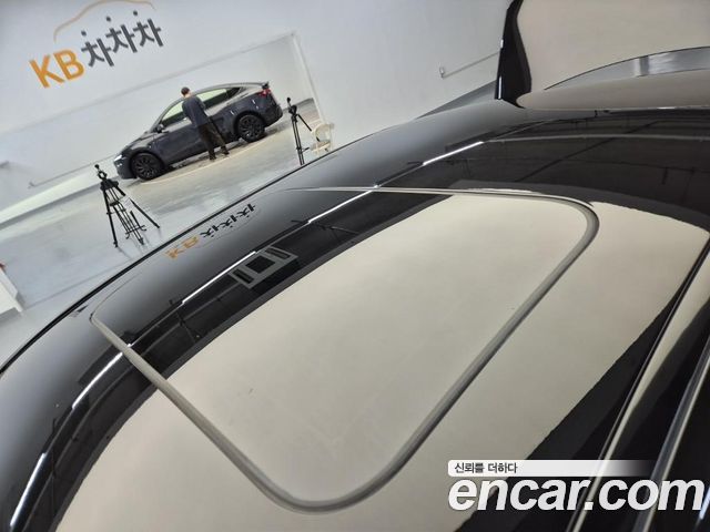 Mercedes-Benz E-Class (W213) E220d 4MATIC AMG Line 2023 — фото 23