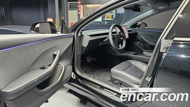 Tesla Model 3 RWD 2025 — фото 10