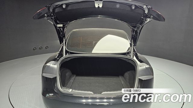 Tesla Model 3 RWD 2025 — фото 46