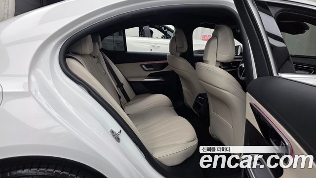 Mercedes-Benz E-Class (W214) E200 Avantgarde 2026 — фото 12