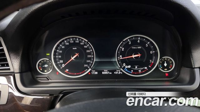 BMW 5 Series (F10) 528i 2013 — фото 8