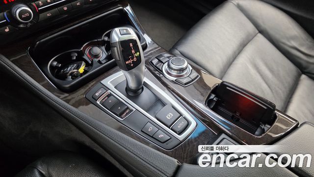 BMW 5 Series (F10) 528i 2013 — фото 9