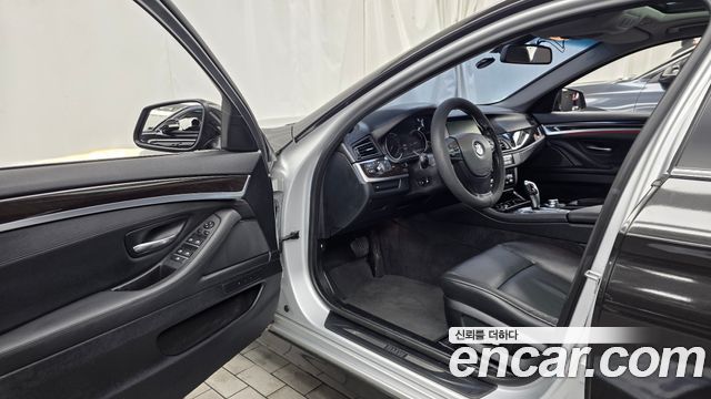 BMW 5 Series (F10) 528i 2013 — фото 10