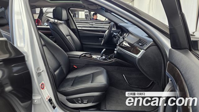 BMW 5 Series (F10) 528i 2013 — фото 11