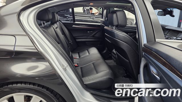 BMW 5 Series (F10) 528i 2013 — фото 12