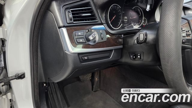 BMW 5 Series (F10) 528i 2013 — фото 16