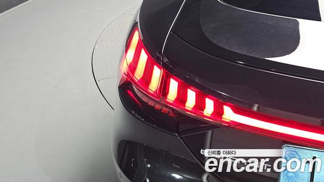 Audi e-tron GT GT quattro Premium 2022 — фото 23