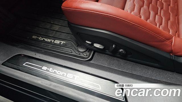 Audi e-tron GT GT quattro Premium 2022 — фото 33