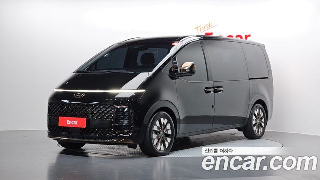 Hyundai Staria Lounge 9-Seater Prestige 2024 — фото 1