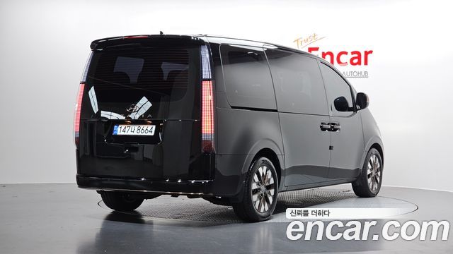 Hyundai Staria Lounge 9-Seater Prestige 2024 — фото 2