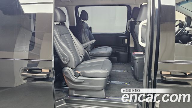 Hyundai Staria Lounge 9-Seater Prestige 2024 — фото 11