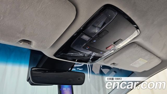 Hyundai Staria Lounge 9-Seater Prestige 2024 — фото 19