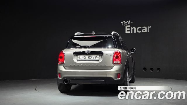 MINI Cooper D Countryman Standard 2nd 2017 — фото 4