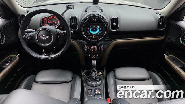 MINI Cooper D Countryman Standard 2nd 2017 — фото 7