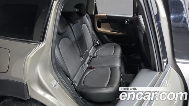 MINI Cooper D Countryman Standard 2nd 2017 — фото 12