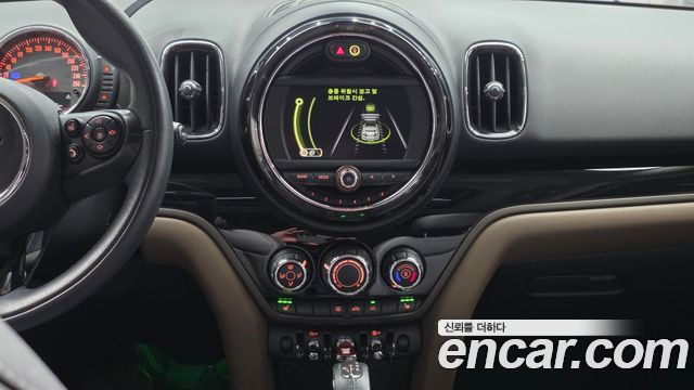 MINI Cooper D Countryman Standard 2nd 2017 — фото 14