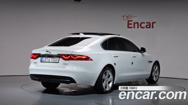 Jaguar XF (X260) 20d Prestige 2017 — фото 2
