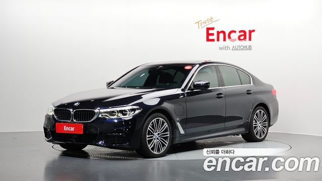 BMW 5 Series (G30) 530e M Sport 2020 — фото 1