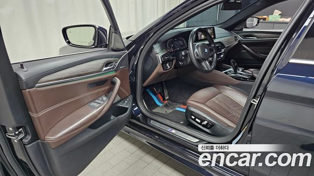 BMW 5 Series (G30) 530e M Sport 2020 — фото 10