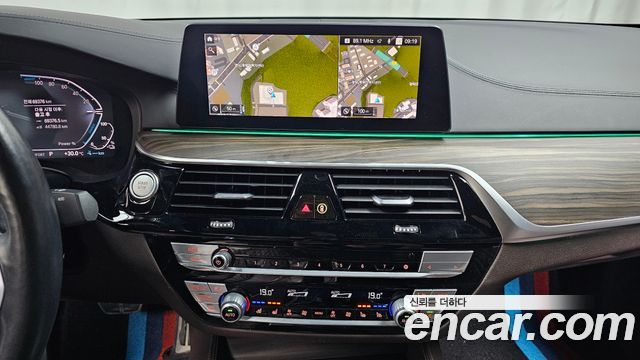 BMW 5 Series (G30) 530e M Sport 2020 — фото 12